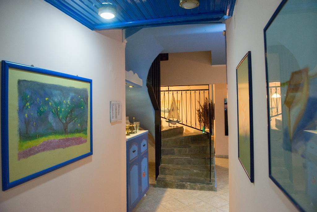 Maria Studios Poros Town Exterior photo