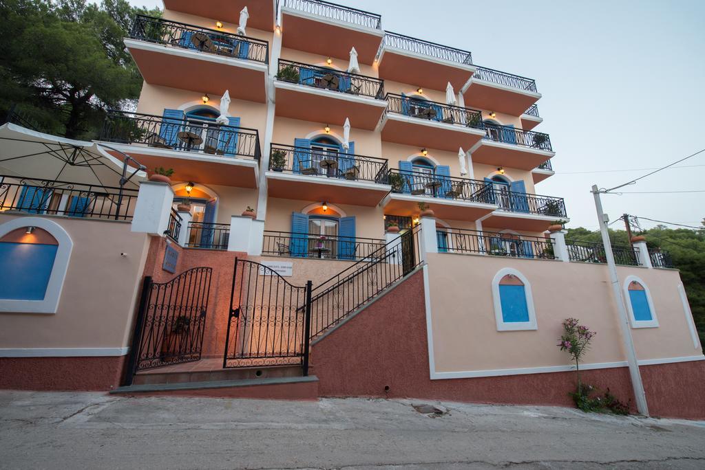 Maria Studios Poros Town Exterior photo