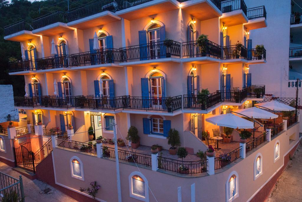 Maria Studios Poros Town Exterior photo