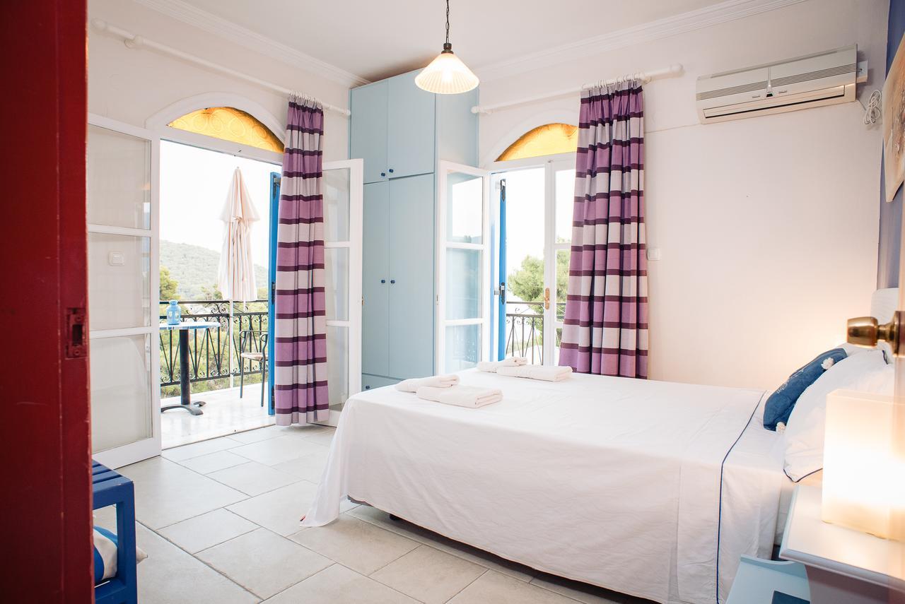 Maria Studios Poros Town Exterior photo