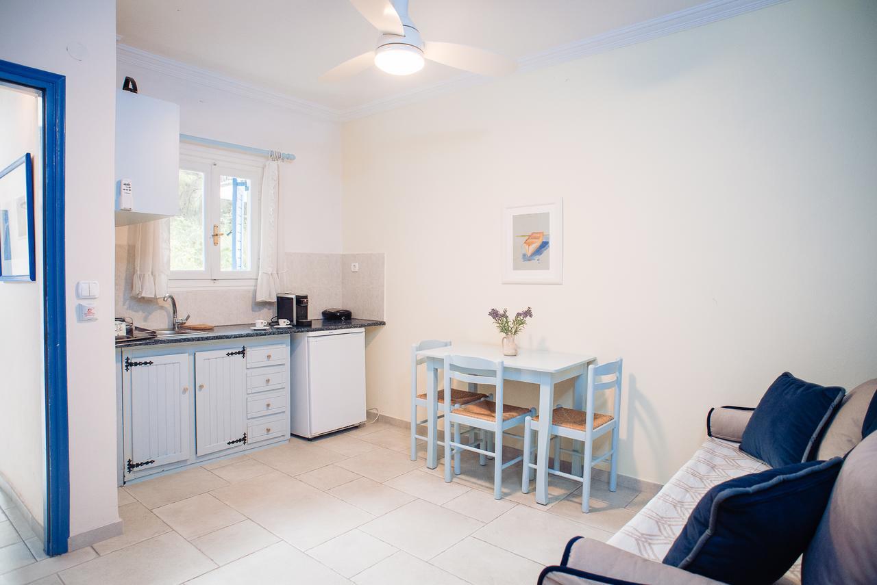 Maria Studios Poros Town Exterior photo